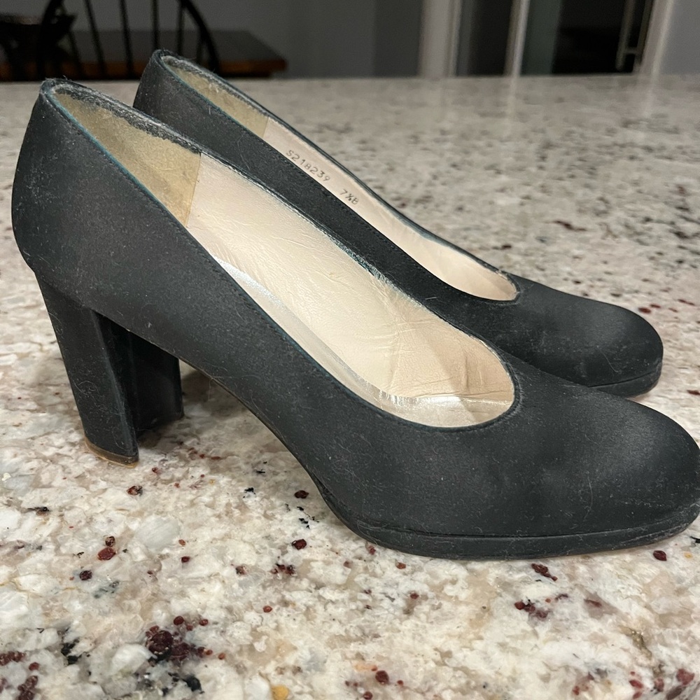 Black Stuart Whitzman heels